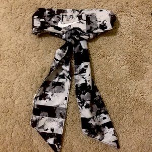 Nike Tie Headband